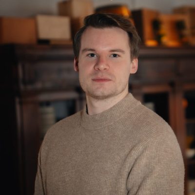 Dr. Liam Barrett